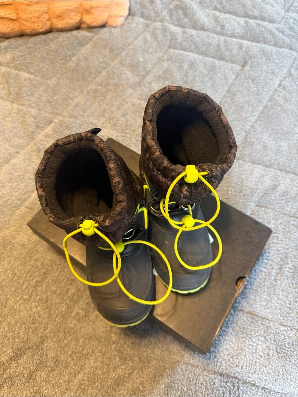 Totes brand Black and Neon Yellow Snow Boots